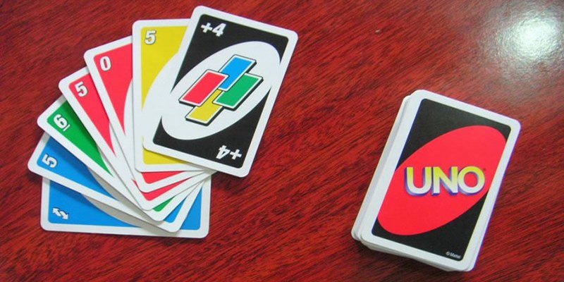 Sử dụng quân bài đen đúng lúc là cách đánh bài Uno hiệu quả